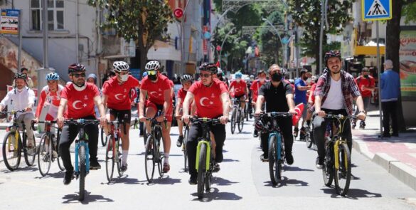 19 Mayıs Bisiklet Turu’nda 1000 kişi aynı anda pedal çevirdi 1
