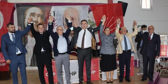 Kartepe CHP’de 4 aday başkanlık için yarıştı15