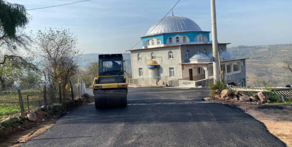 İzmit köy yollarında üstyapı çalışmaları ile ulaşımda konfor sağlanıyor (3)