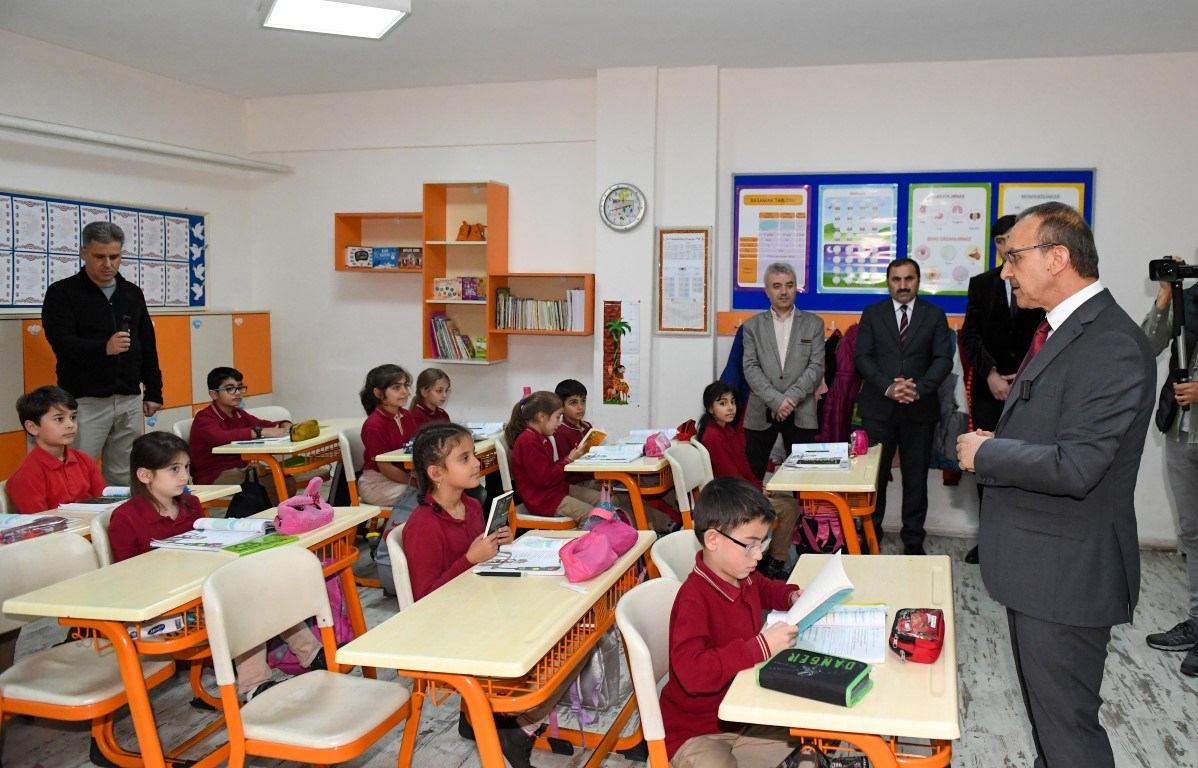 Vali Yavuz, Derbent Ata İlkokulunu ziyaret etti