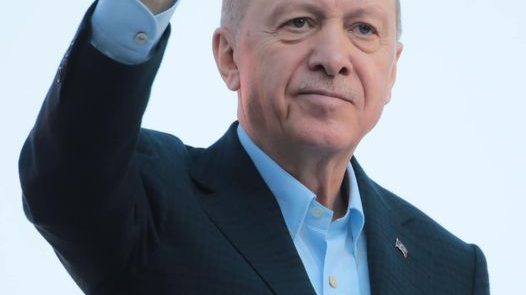 Cumhurbaşkanı Recep Tayyip Erdoğan, bir süre önce şiddetli yağış nedeniyle sel felaketinin yaşandığı Antalya'nın Kumluca ilçesinde vatandaşlara hitap etti. ( Orhan Çiçek - Anadolu Ajansı )