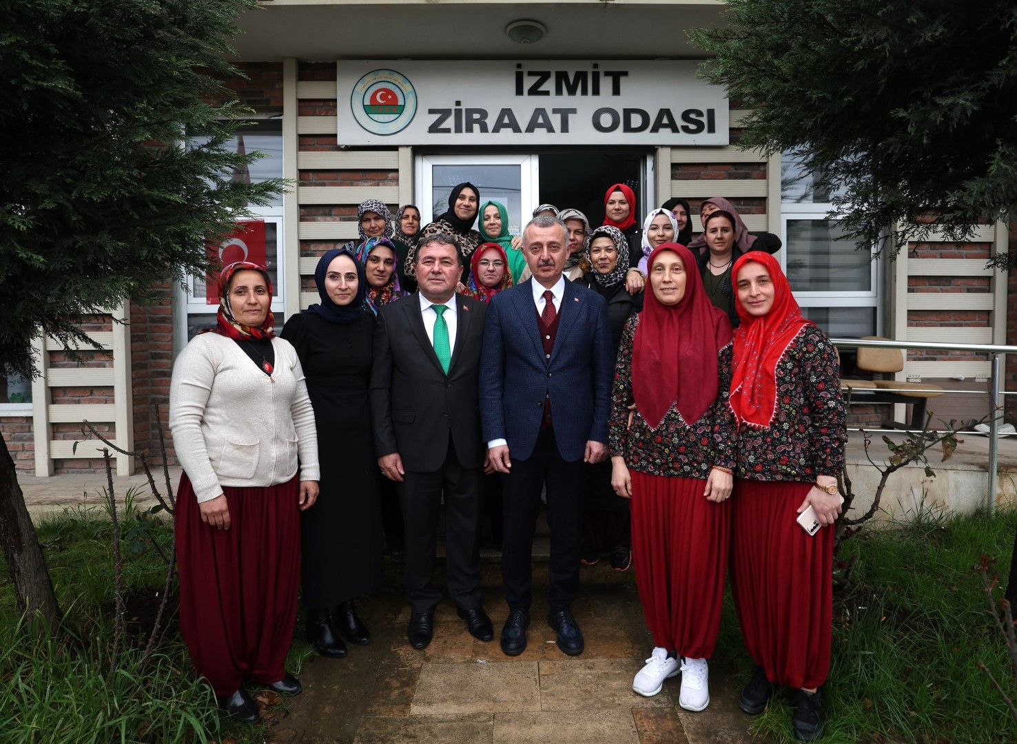 Büyükakın, Kadın çiftçilerimizin üretime katkısı çok değerli (4)