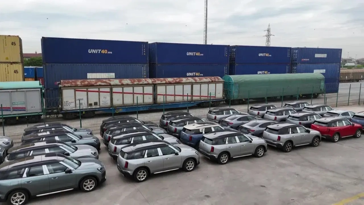 Boğazı trenle geçti Araç sevkiyatı Köseköy'e ulaştı