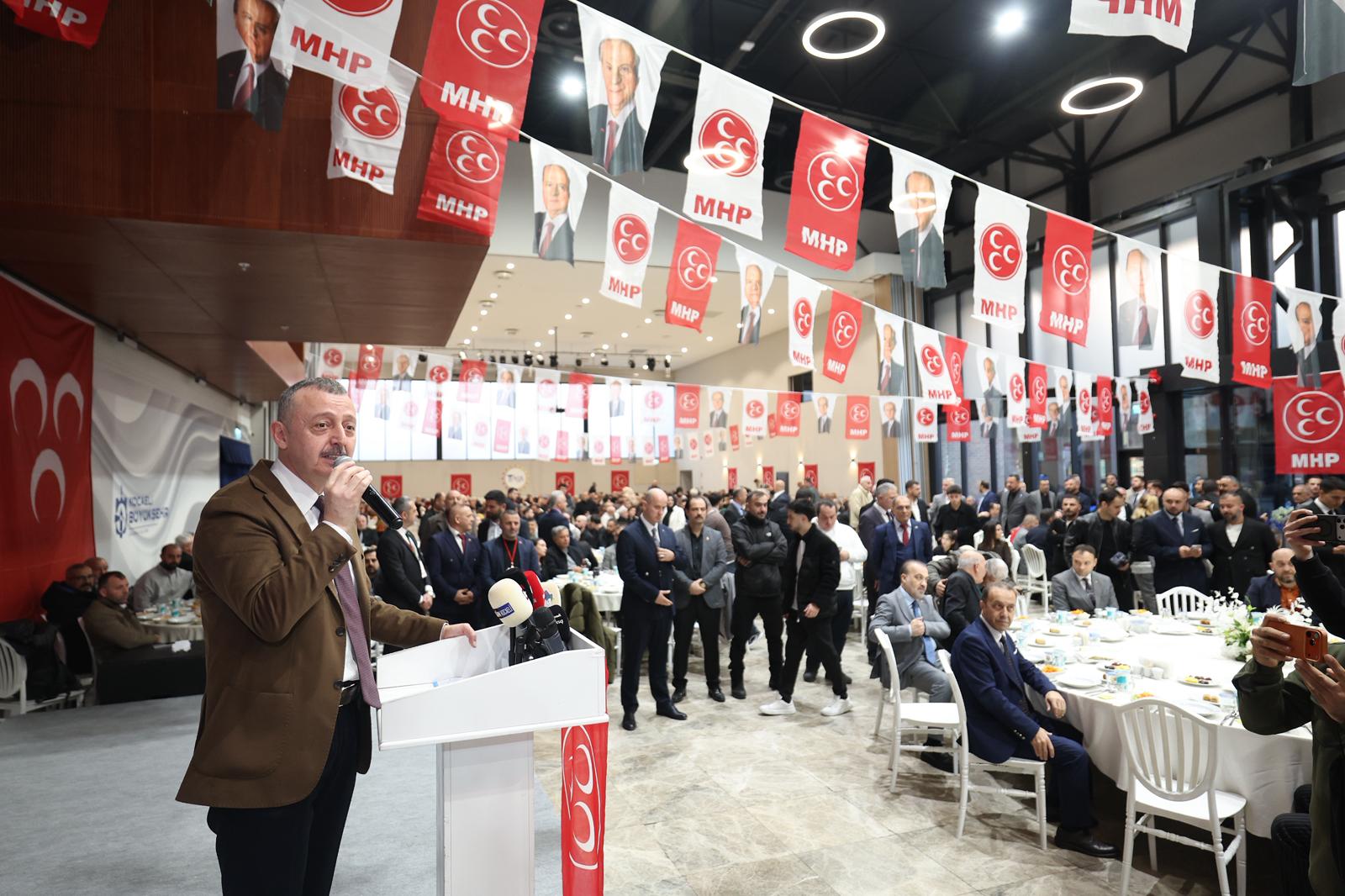 Başkan Büyükakın MHP İl iftarına katıldı (3)