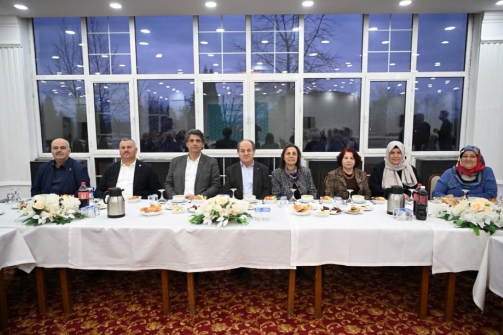 Başkan Kocaman, Muhtarlarla İftar Sofrasında Buluştu