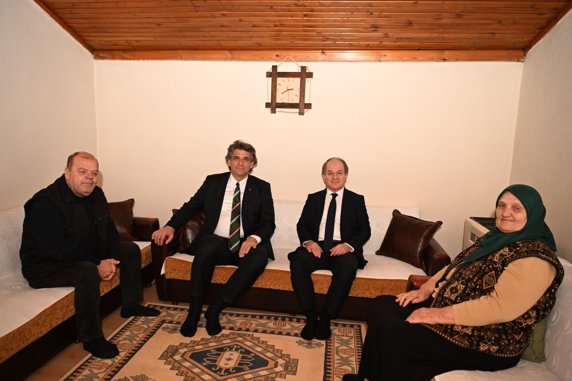 Başkan Kocaman Ve Kaymakam Öztürk’ten Şehit Ailelerine Anlamlı Ziyaret (4)