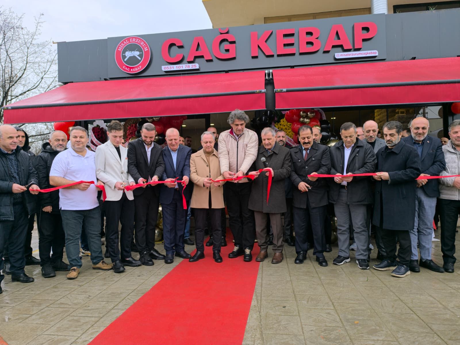 Kocaeli'nin en salaş cağ durağı Misal Cağ Kebap açıldı1