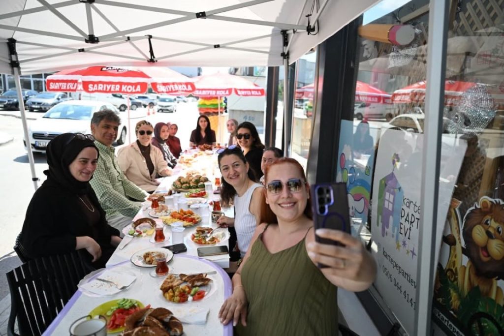 Başkan Kocaman, İstasyon Mahallesi’nin Kadın Esnaflarıyla Bir Araya Geldi