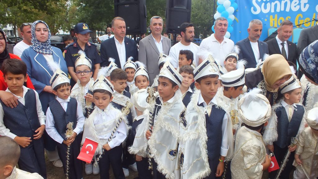 SÜNNET ŞÖLENİ GÖRKEMLİ GEÇTİ