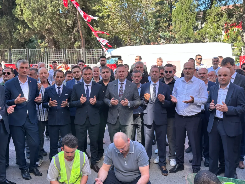 MHP Gölcük yeni hizmet binası görkemlı törenle açıldı