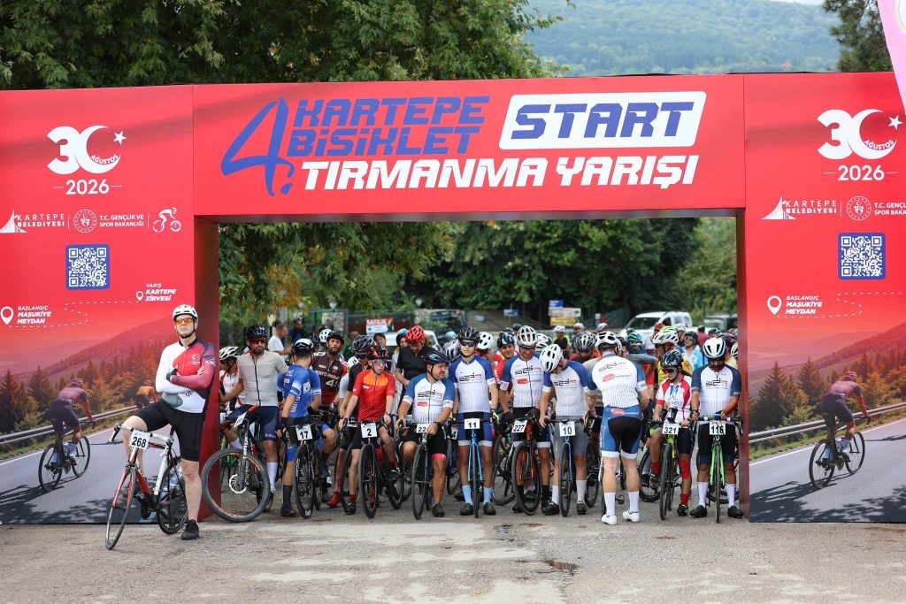 Zafer Bayramı’nda Kartepe Zirvesine Pedalladılar